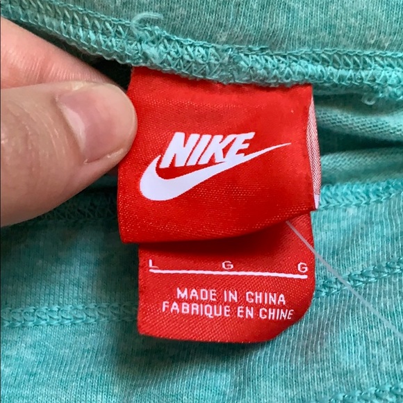 NWT Nike Capri Sweats with Pockets - Picture 4 of 5